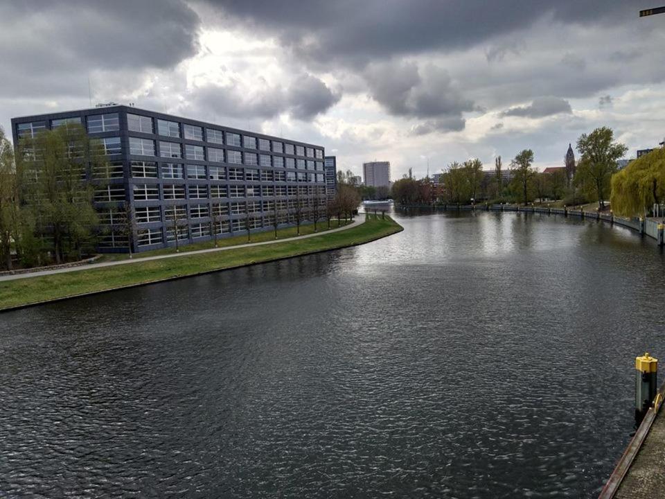 Apartamento Einzigartiges 140Qm Loft - Party Ist Erlaubt! Berlín Exterior foto